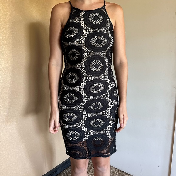 Halter top body con lace mid dress black - Picture 7 of 7